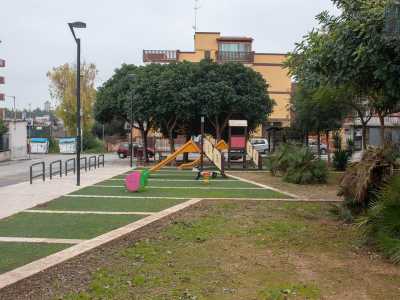 Se non altro su via Damiani nel 2010 � stato realizzato un parchetto con delle giostre